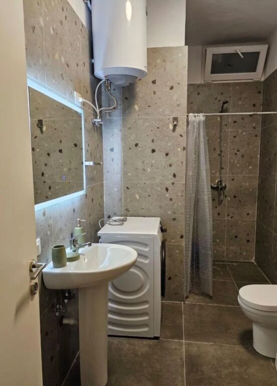 APARTAMENT ME QERA 5 MAJI