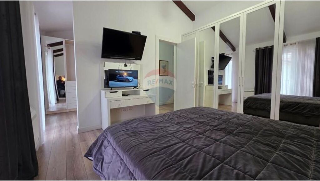 Penthouse me qira, Secret Garden