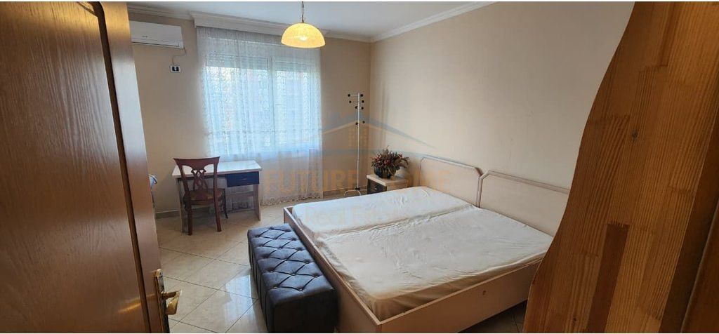 Rent, Apartment 2+1+2, Blloku