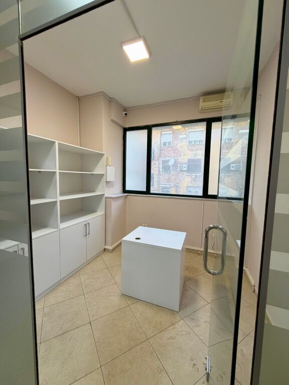 📣 QERA Ambient Zyre 📍 Prane 21-Dhjetorit ✨  