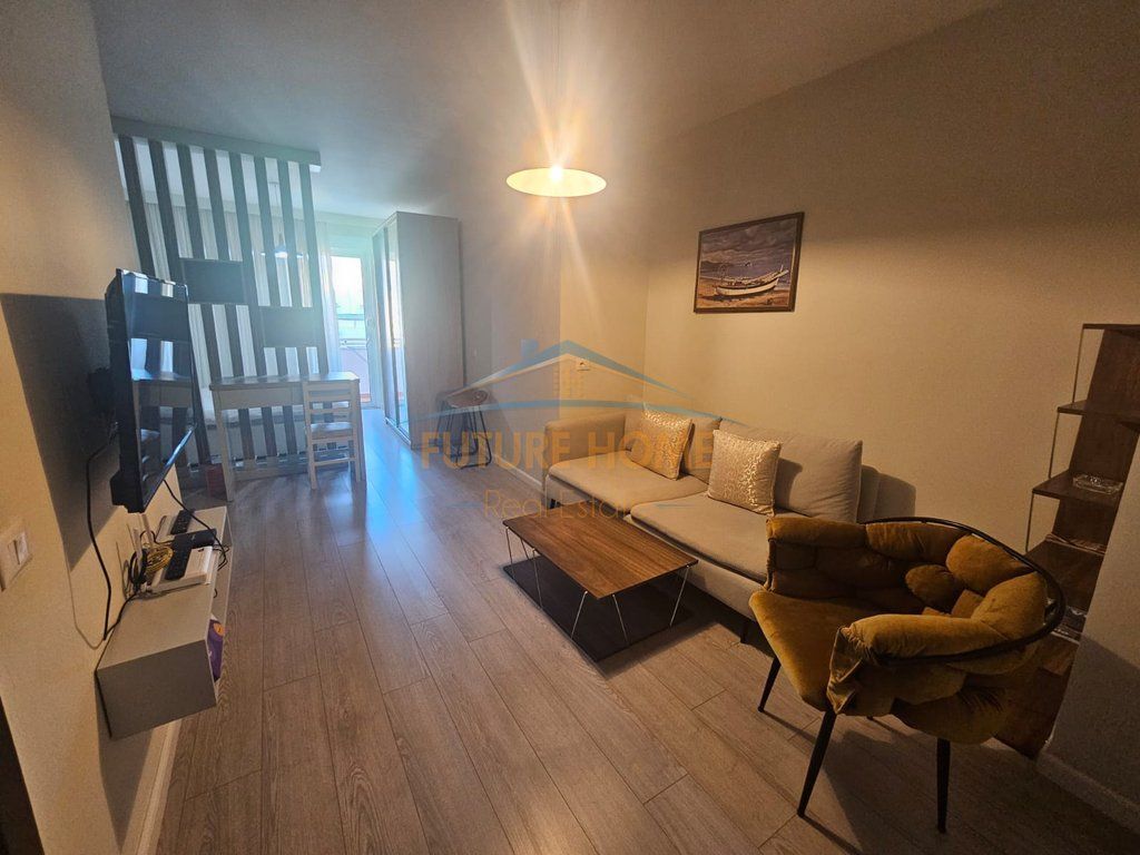 Rent,Studio,Willson Square!