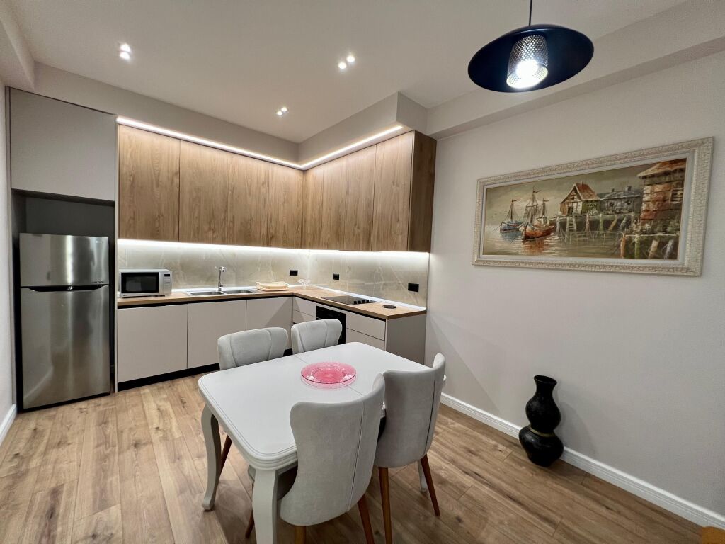 📣 QERA SUPER Apartament 1+1 📍 Prane Rruges Se "Durresit" ✨💶 Cmimi 600 Euro (i Pa Diskutueshem)