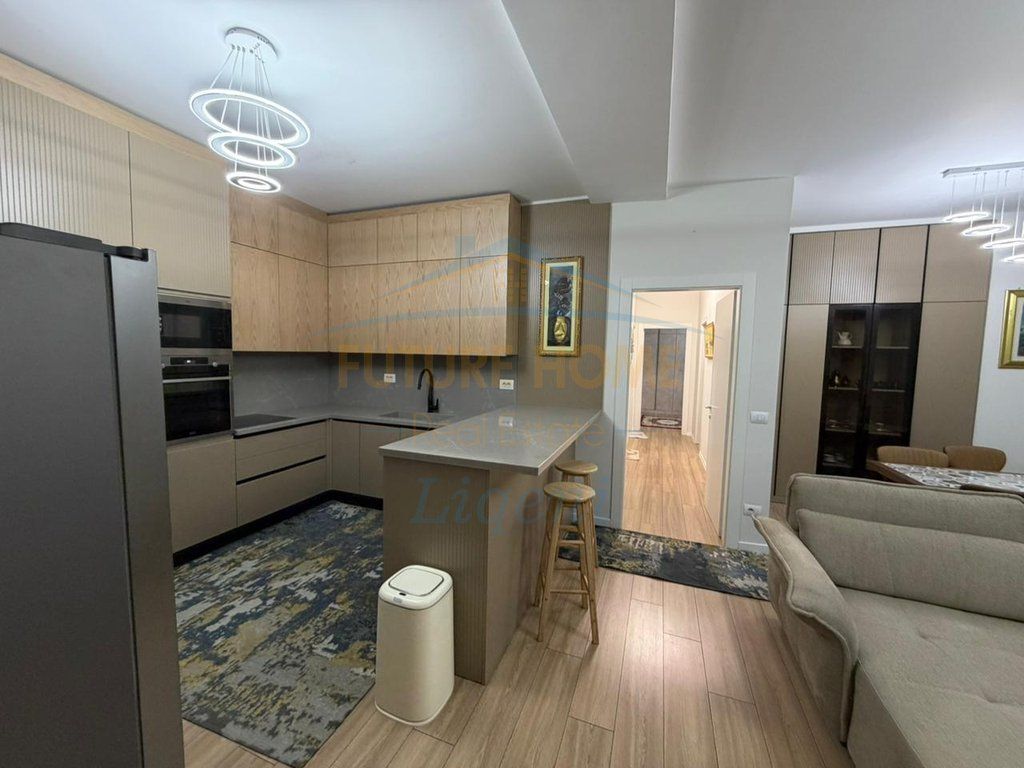 Qera, Apartament 3+1+post parkimi Garden Building Tirana