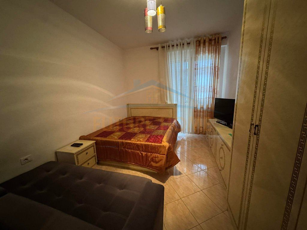Shitet Apartament 2+1 – Unaza e Re, pranë Bar Univers. Astir.