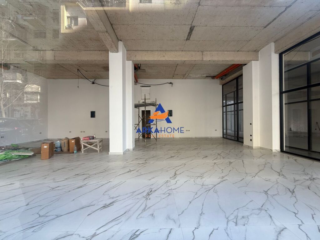 JEPET AMBIENT BIZNESI 125M2 ME QERA "ISH PARKU" 150.000 LEKE