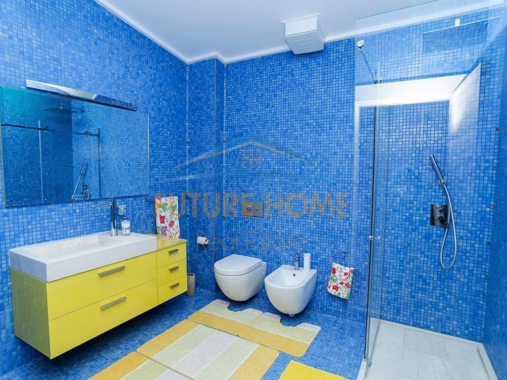 Shitet apartament 2+1+2 Liqeni i Thate