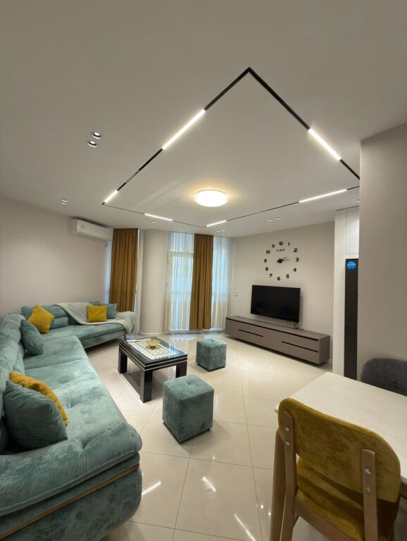 Jepet me qera apartament 1+1, totalisht i mobiluar.