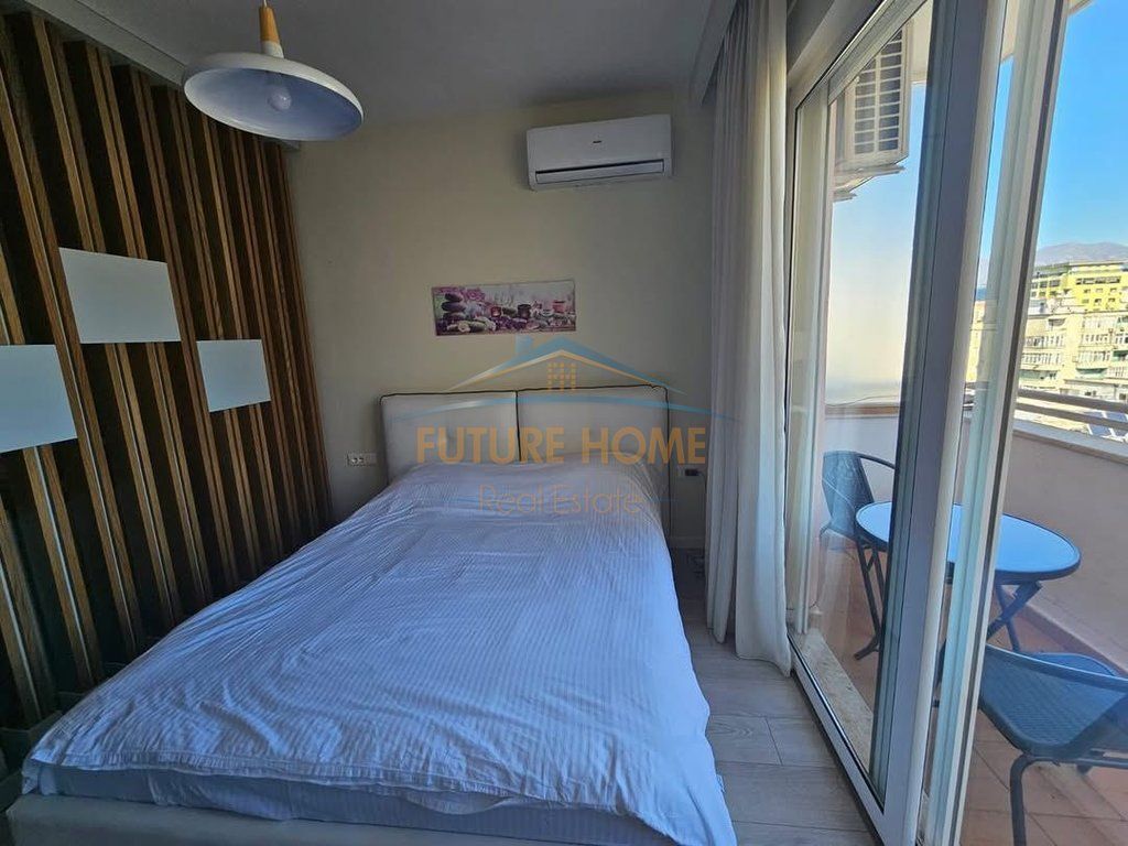 Rent,Studio,Willson Square!