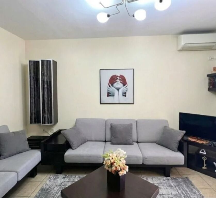 Qera | Apartament 1 + 1 | Bulevardi Bajram Curri | 450 €/muaj