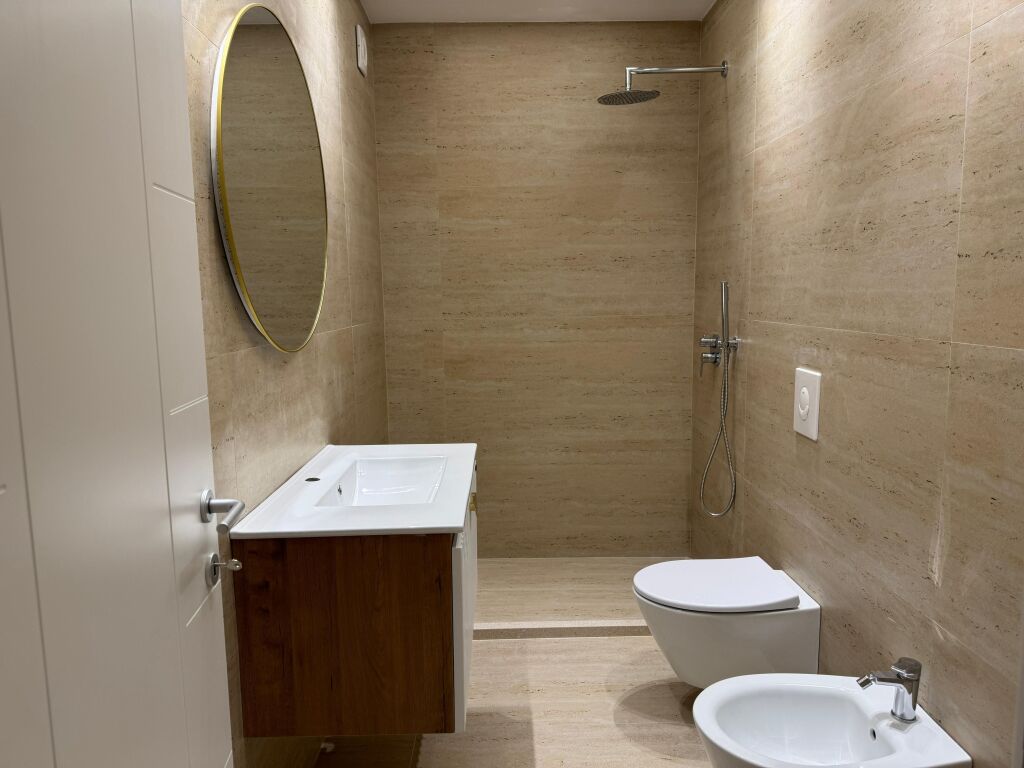 Apartament 2+1 per shitje, Komuna e Parisit