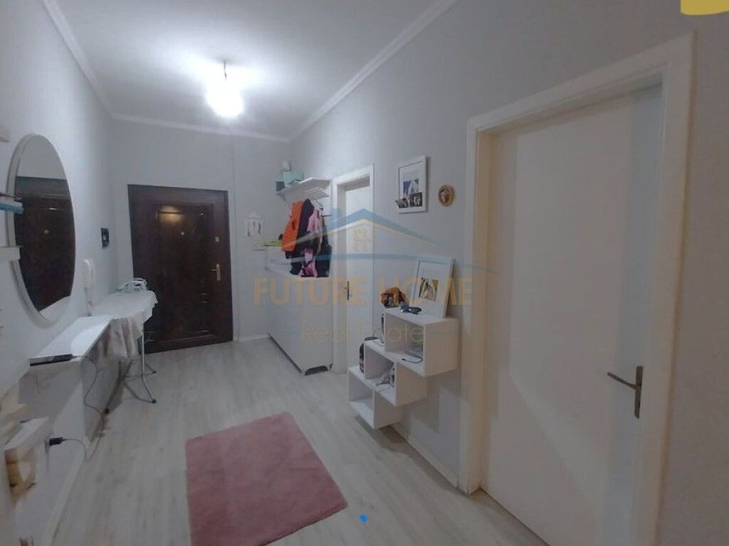 Shitet Apartament 1+1 , Yzberisht, Tirane.