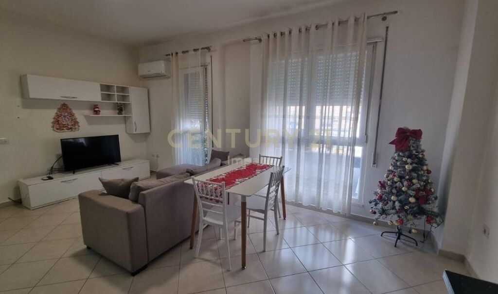 Apartament 1+1 me qira TE 21 DHJETORI 520£