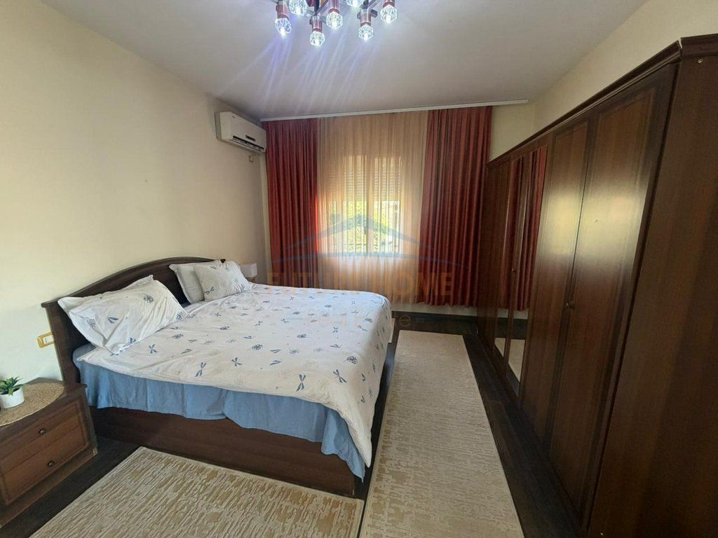 Qera, Apartament 2+1+Verandë, Rruga e Dibrës