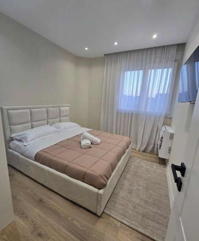Bulevardi zogu i pare-Apartament 1+1me qera