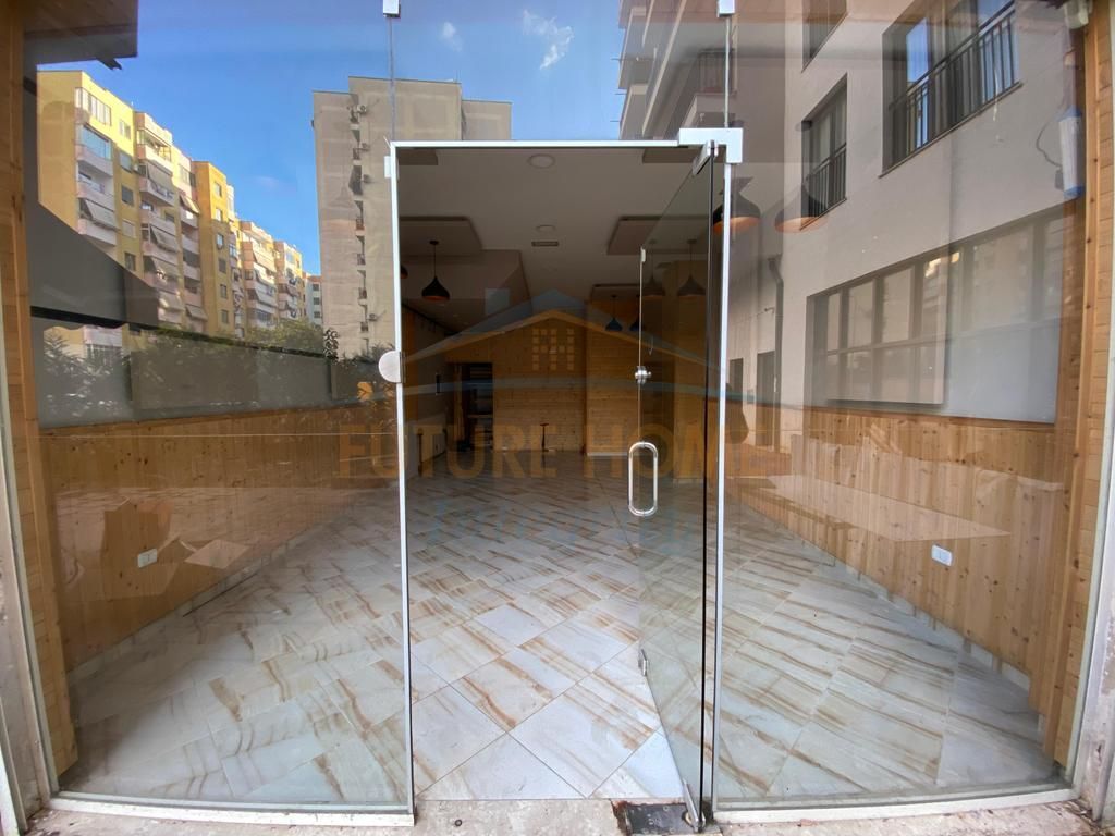 Shitet, Ambient Biznesi, Yzberisht, Tiranë.