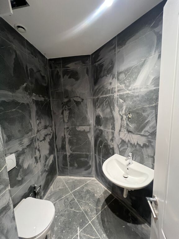 In vendita 2+1+2 a Lake View