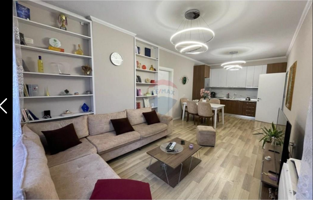 Appartamento in vendita 2+1 vicino alla Farmacia 10