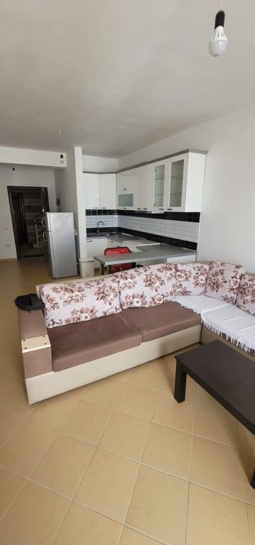 Jepet apartament me qera 1+1