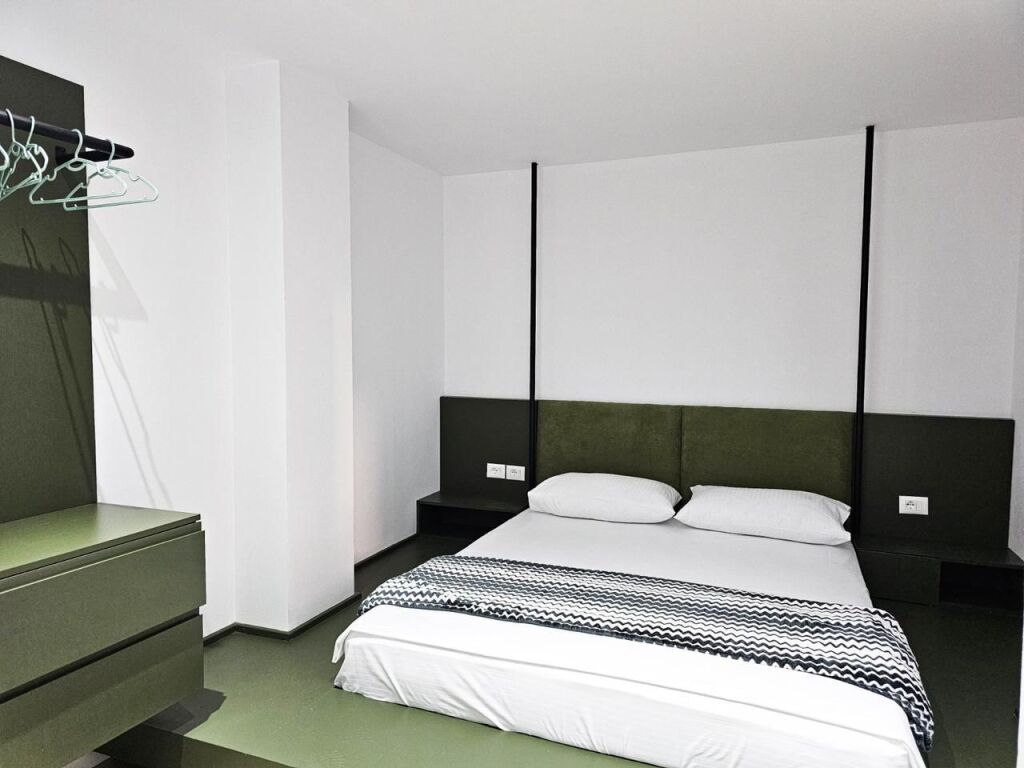 Apartament 3+1+2 ne shitje tek Rruga Fortuzi ( mbrapa Ministrise se Drejtesise) 