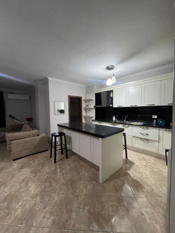 Apartament per shitje 2+1+2 te kompleksi Kolombo