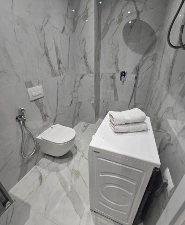 Bulevardi zogu i pare-Apartament 1+1me qera