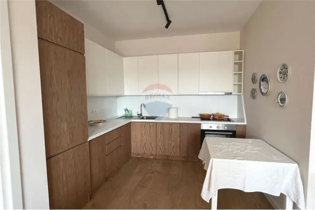 Apartament 2+1+2 me qera Myslym Shyri