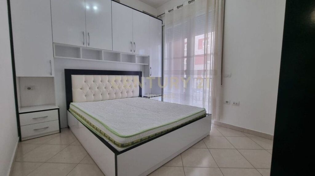 Apartament 1+1 me qira TE 21 DHJETORI 520£