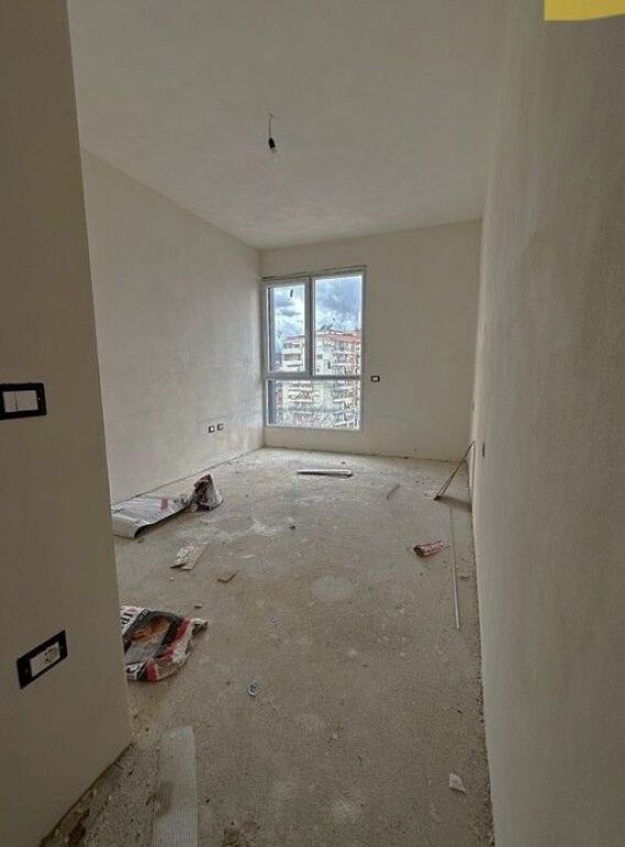 Shitet, Apartament 2+1, Ali Demi