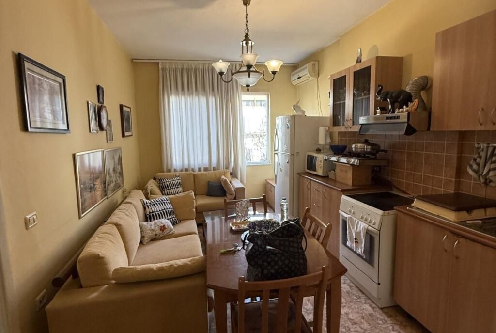 Tek Ish-Ekspozita Shitet Apartament 2+1 Me Planimetri Te Rregullt