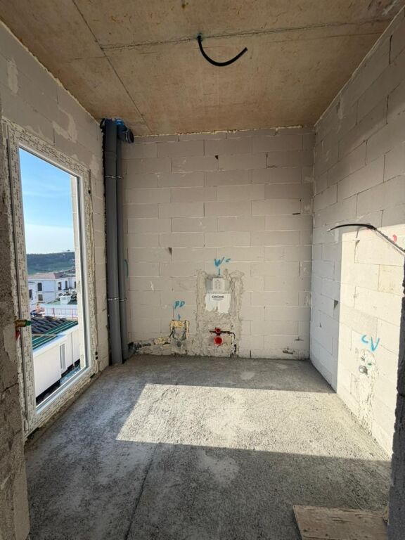 🏠 Shitet vile 3 Kateshe te Rolling Hills Liqeni