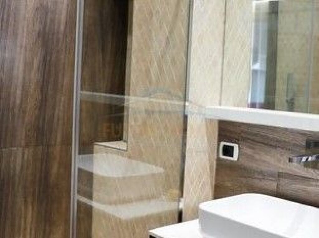 Shitet, Apartament 2+1+2, Selvia, Tiranë.