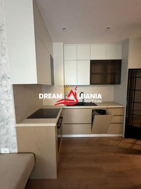 Shitet apartament 2+1 ne Qender te Tiranes prane Kafe Flora (ID 41211759)
