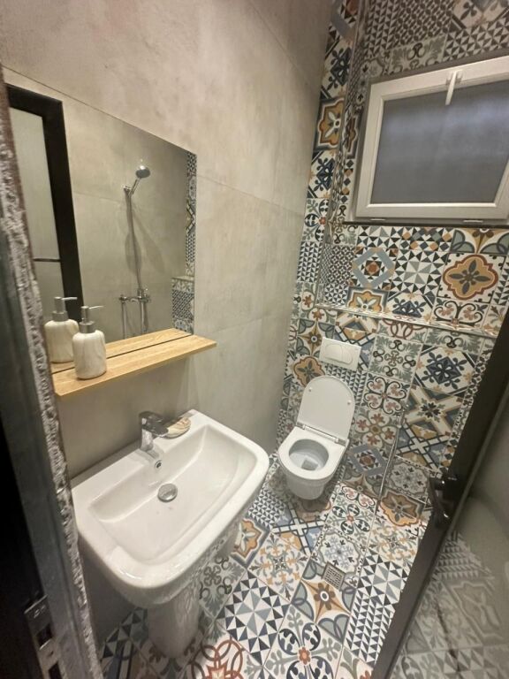 JEPET ME QERA KATI I 1 I NJE VILE QENDER, DURRES