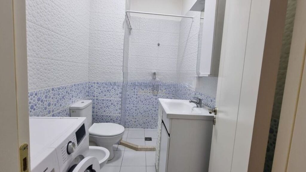 Apartament 1+1 me qira TE 21 DHJETORI 520£
