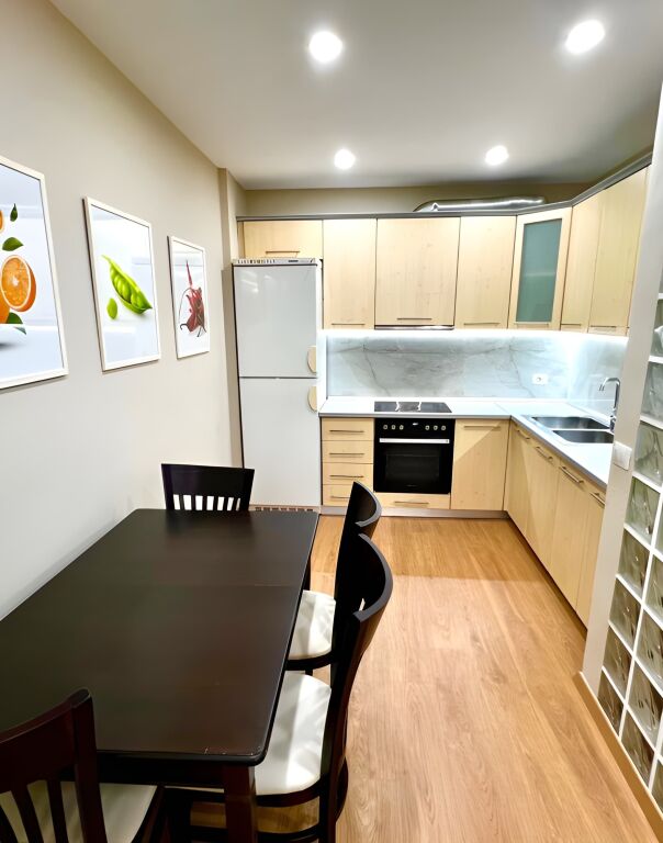 Jepet me Qira Apartament 1+1 – Bryli (Përballë Pasticeri Tito) !