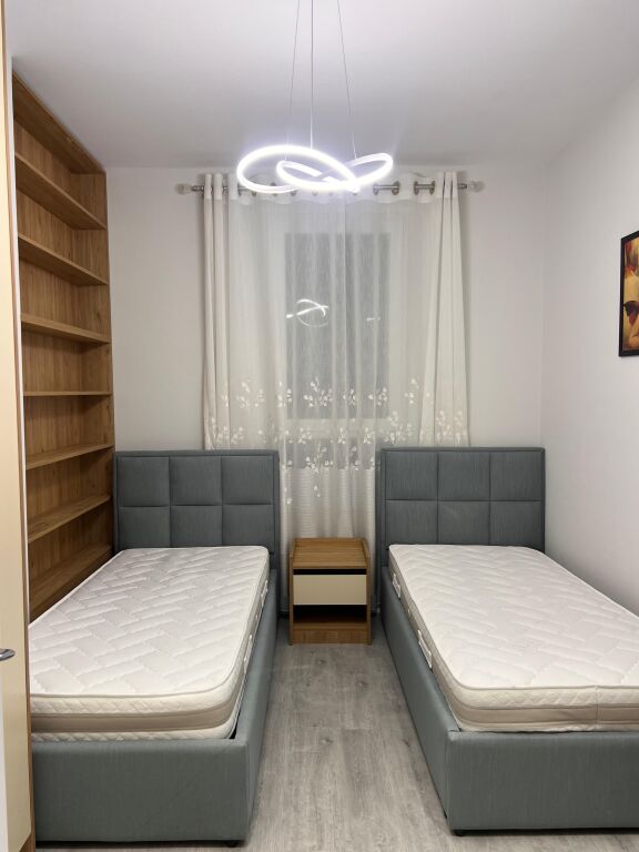 Jepet Me Qera Apartament 2+1+2 Tualete + 1 Post Parkimi + 1 Ballkon