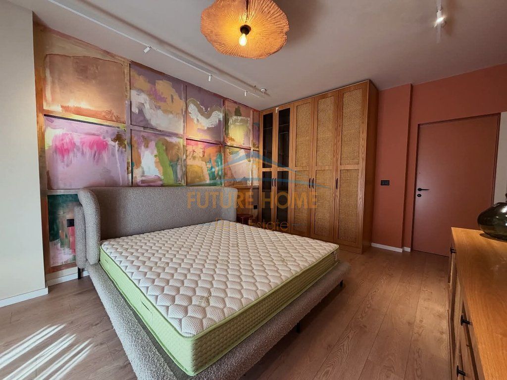 Qera,Apartament 1+1 me Parkim,Ish Ekspozita!
