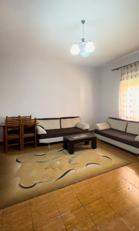 Apartment 1+1 for rent, near the United School (near the Faculty of Medicine) 400 thousand lek