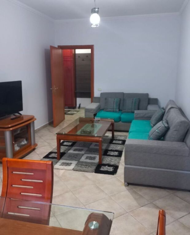 APARTAMENT ME QERA 1+1 VASIL SHANTO 50.000 LEKE FH-60394