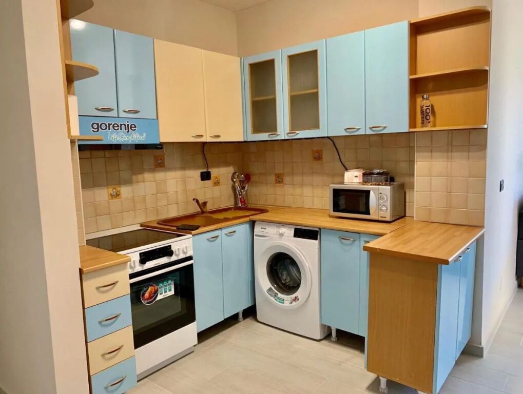 APARTAMENT 1+1 PËR SHITJE – VIJA E PARË NGA DETI  SHKEMBI I KAVAJES🌊