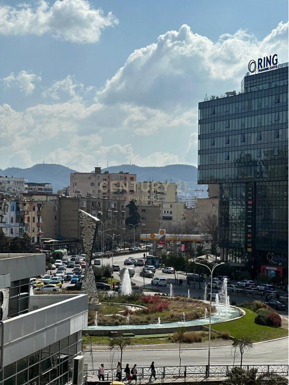Apartament luksoz 2+1+2 për shitje në zonën e Zogut të Zi, Tiranë.
