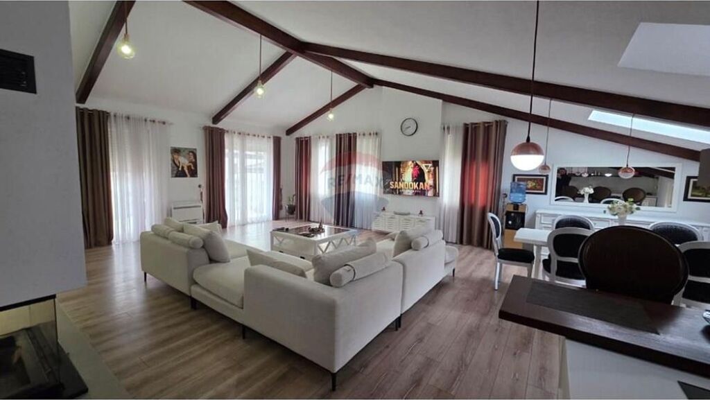 Penthouse me qira, Secret Garden