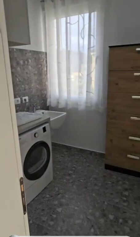 For rent super 3-story villa + yard + 2 parking spaces in the complex "Vılat Lule" Mjull Bathore, Sauk Tirana.