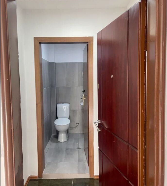 OFFICE FOR RENT 71 M2 BLLOK 80,000 LEKE FH-60378