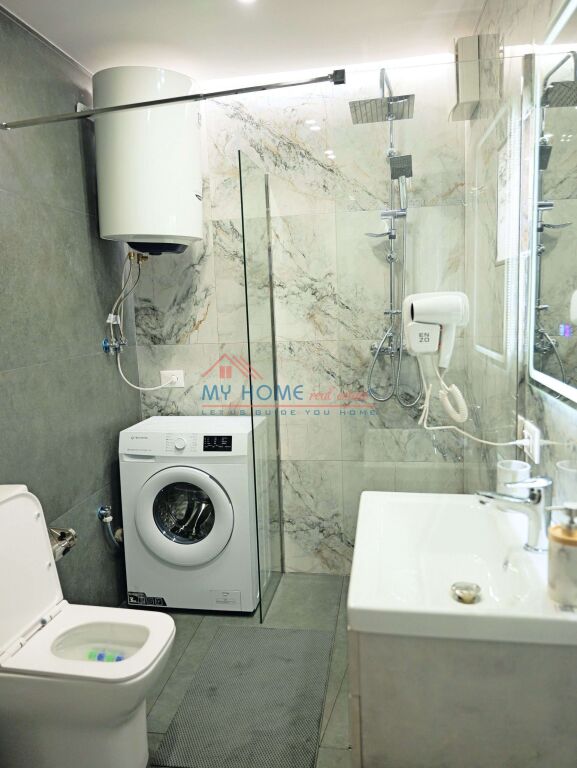 Appartamento 1+1 in Affitto vicino al Liceo di Tirana