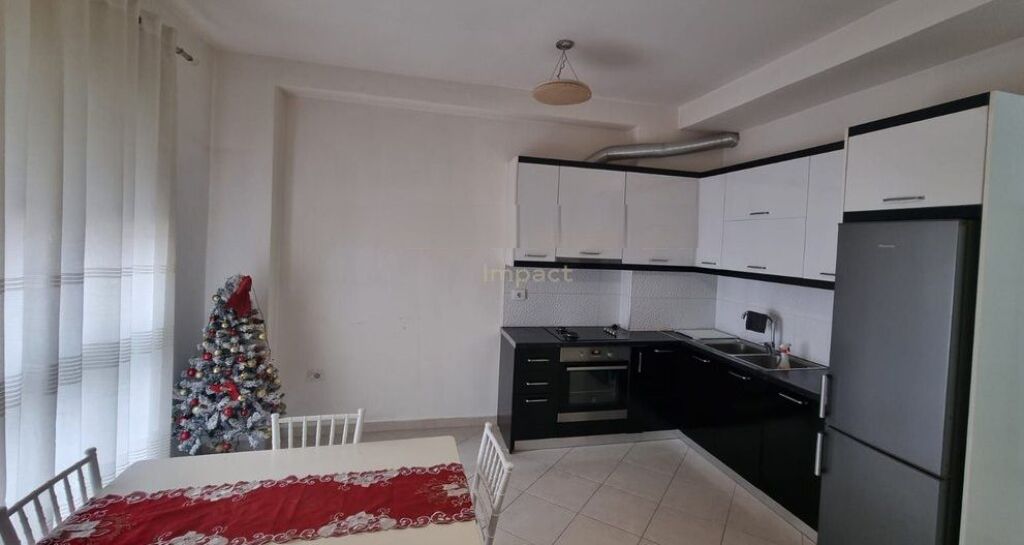 Apartament 1+1 me qira TE 21 DHJETORI 520£