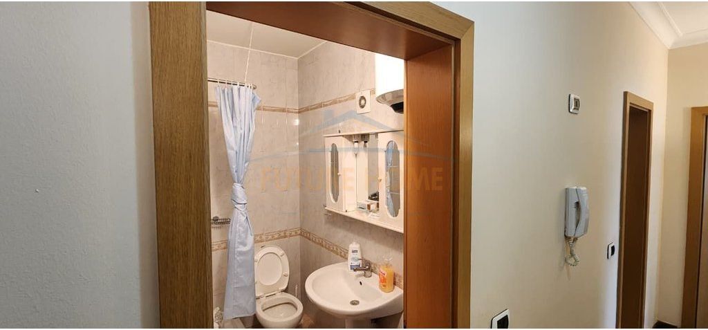 Qira, Apartament 2+1+2, Blloku