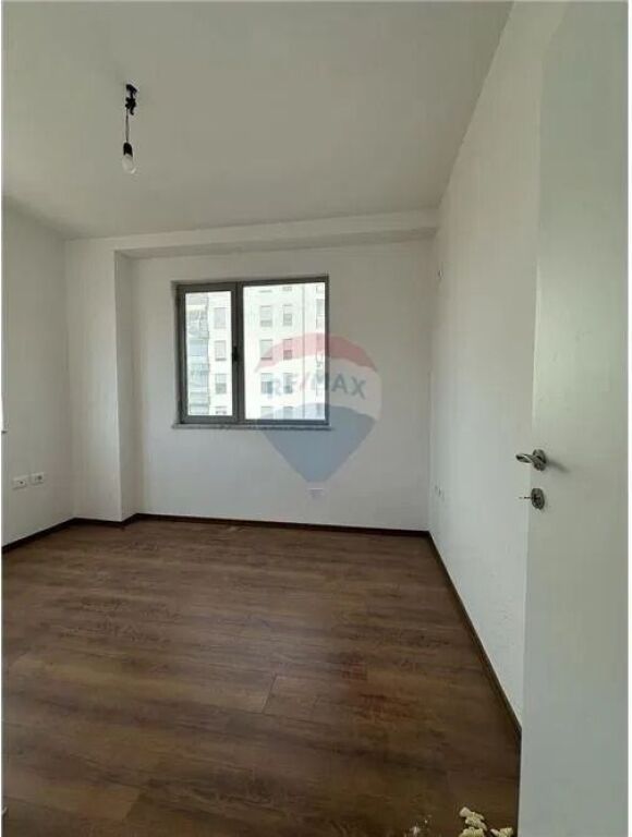 Apartament - Për Shitje - Rruga Aleksandër Moisiu, Tiranë