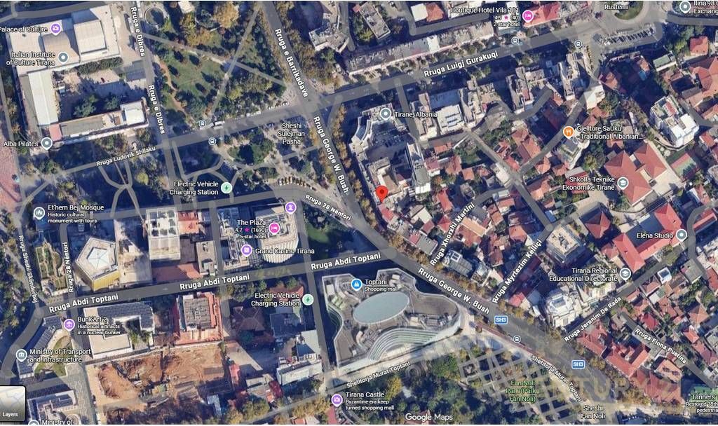 AMBIENT PER ZYRA ME QERA PERBALL TOPTANIT