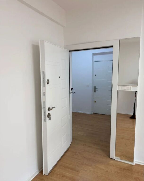 ZYRE ME QERA 50 M2 RRUGA E DURRESIT 65.000 LEKE FH-60416